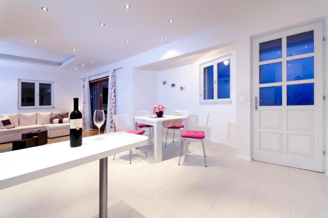 Holiday Home Bastion ภายนอก รูปภาพ